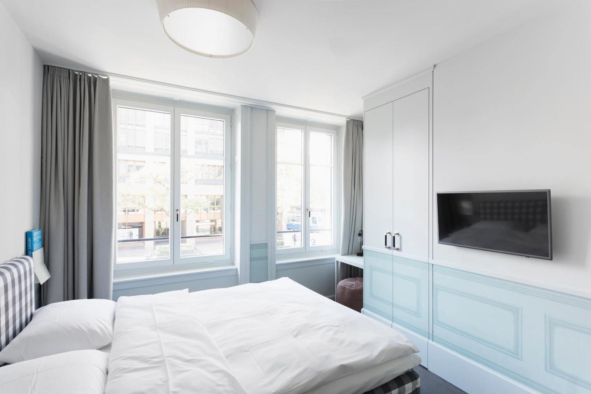 Small Double Room,943187854:JPEG